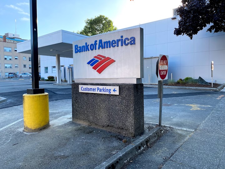 Bank of America customer parking sign