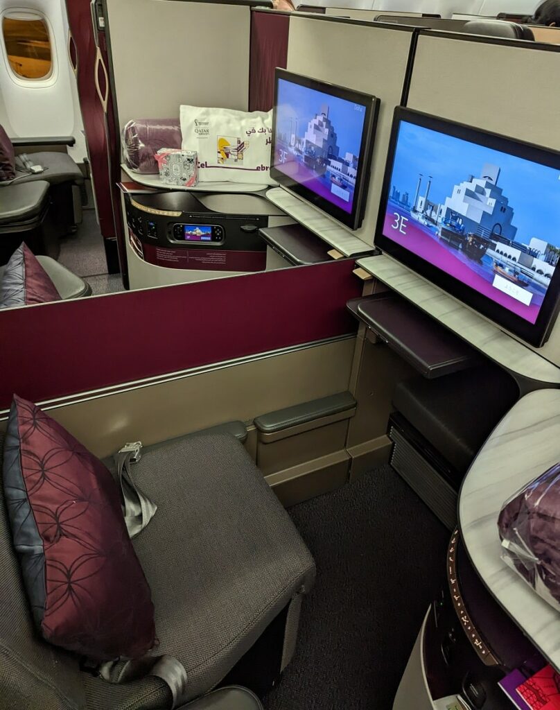 qatar airways qsuite business class couples seats