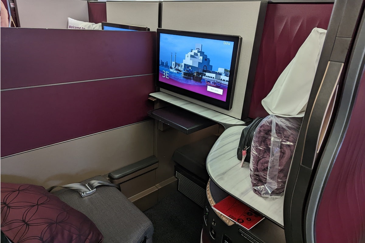 qatar airways qsuite review featured image