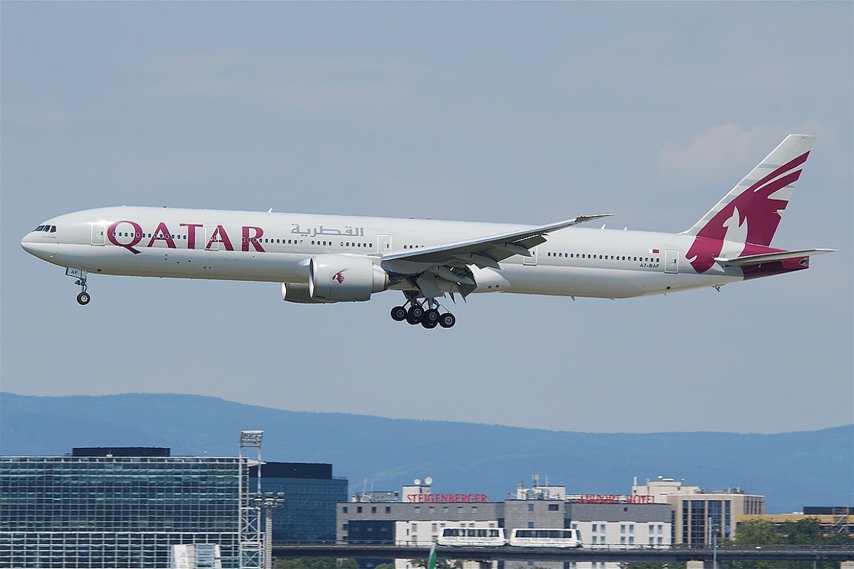 qatar airways business class 777-300er featured image