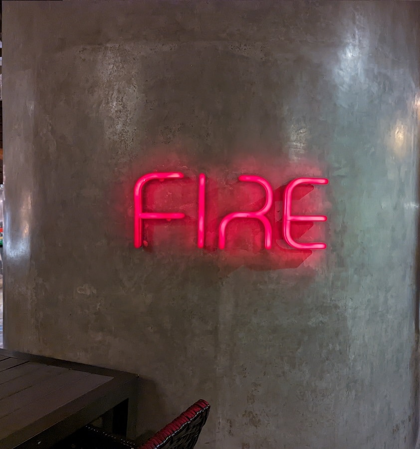 w maldives fire restaurant logo