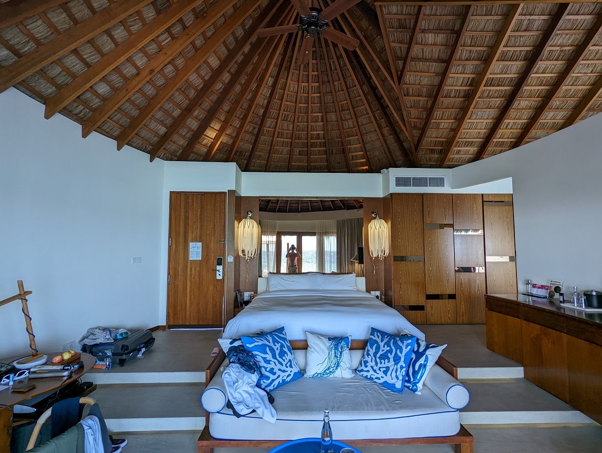 w maldives overwater villa bed and mirror