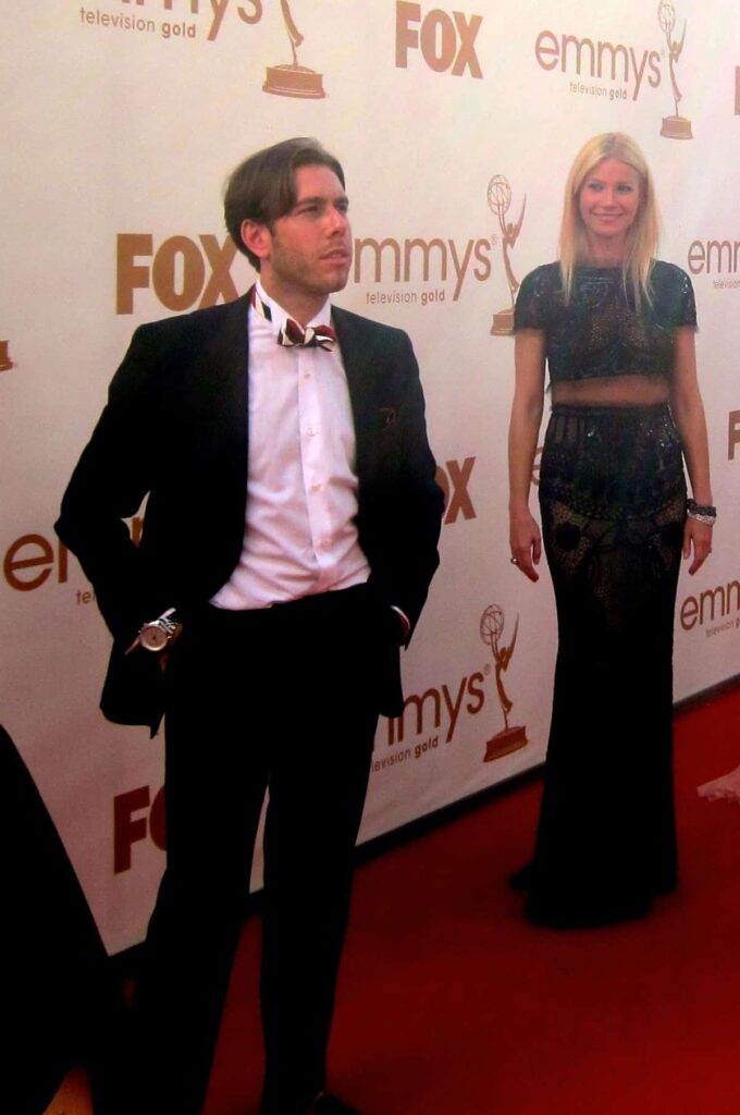 Justin Ross Lee at the red carpet with Gwenyth Paltrow, the vagina steamer.