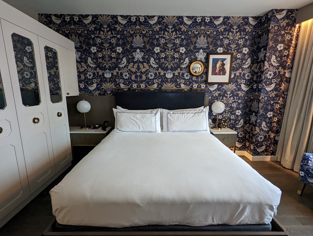 the dorian hotel calgary king bed
