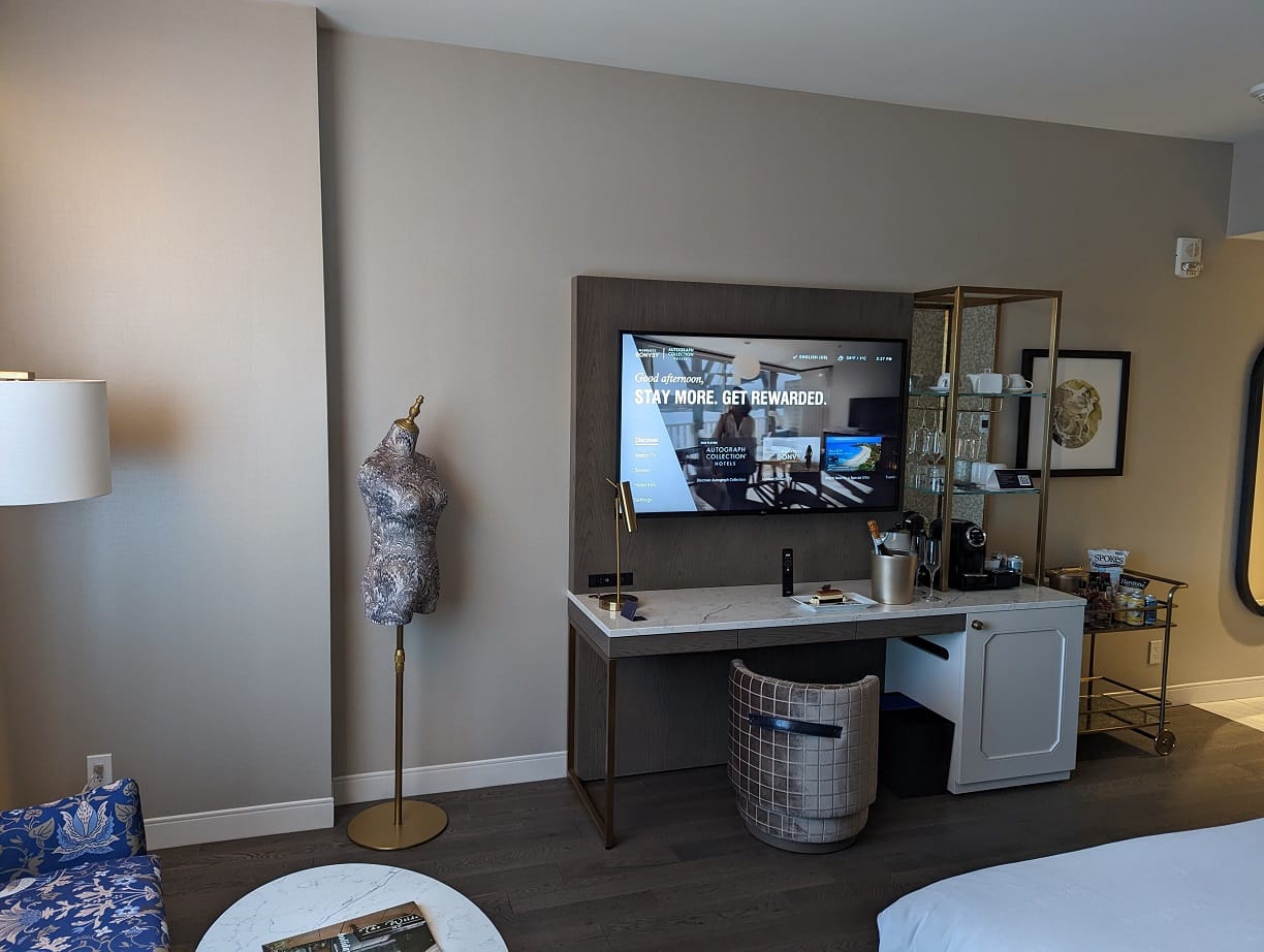 the dorian hotel calgary television and desk