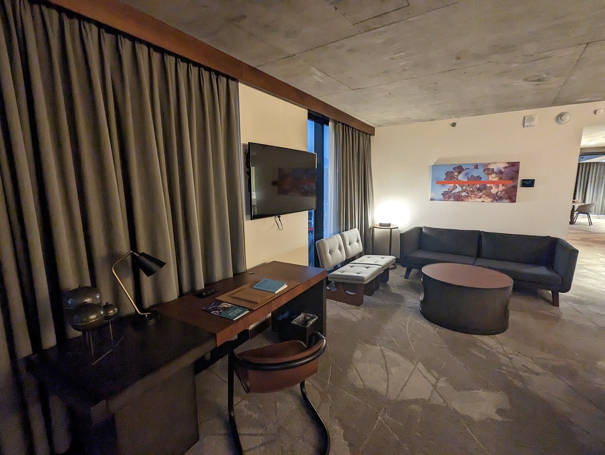 the douglas hotel one bedroom suite lounge area