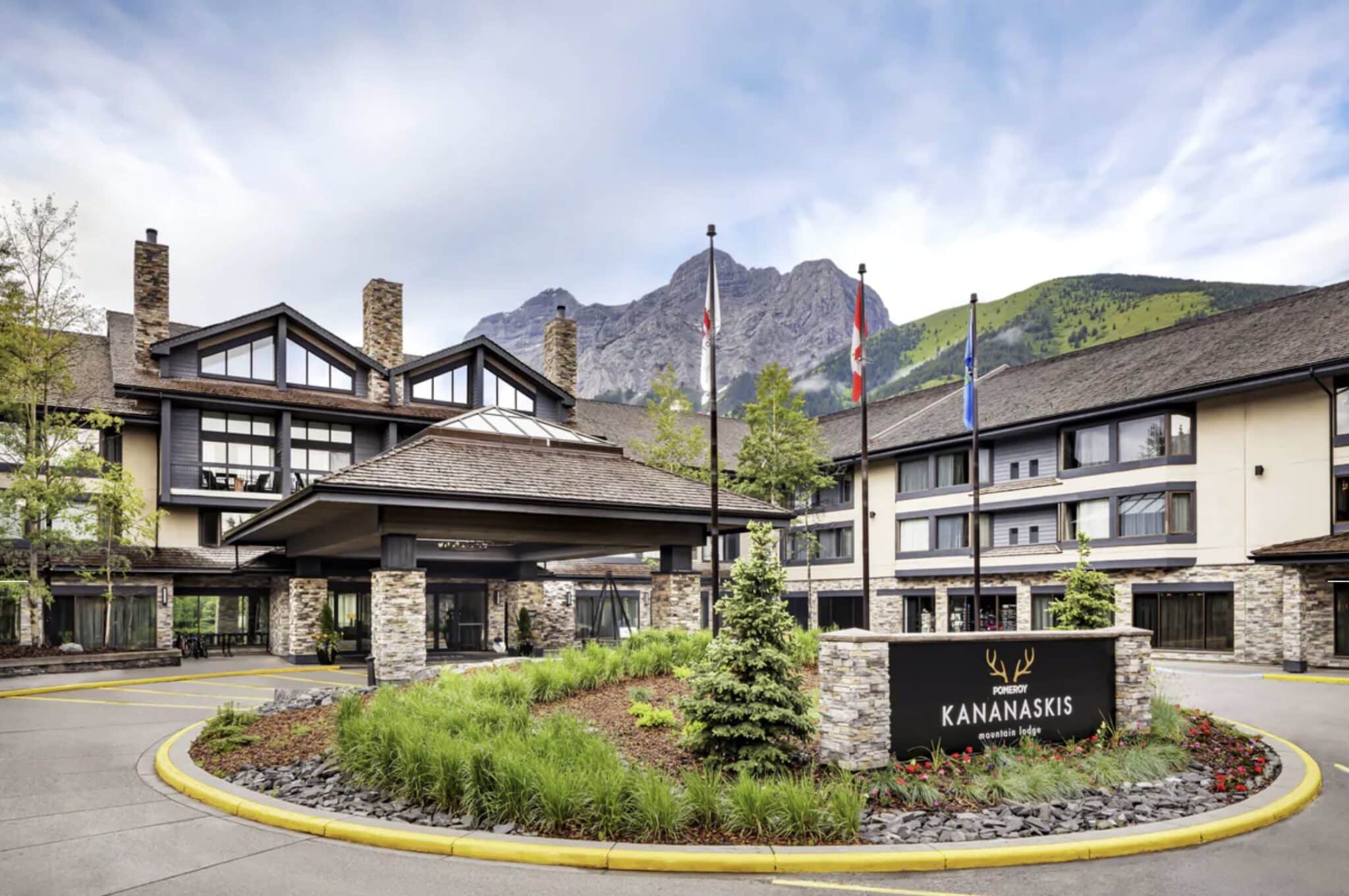 kananaskis mountain lodge marriott hotel exterior