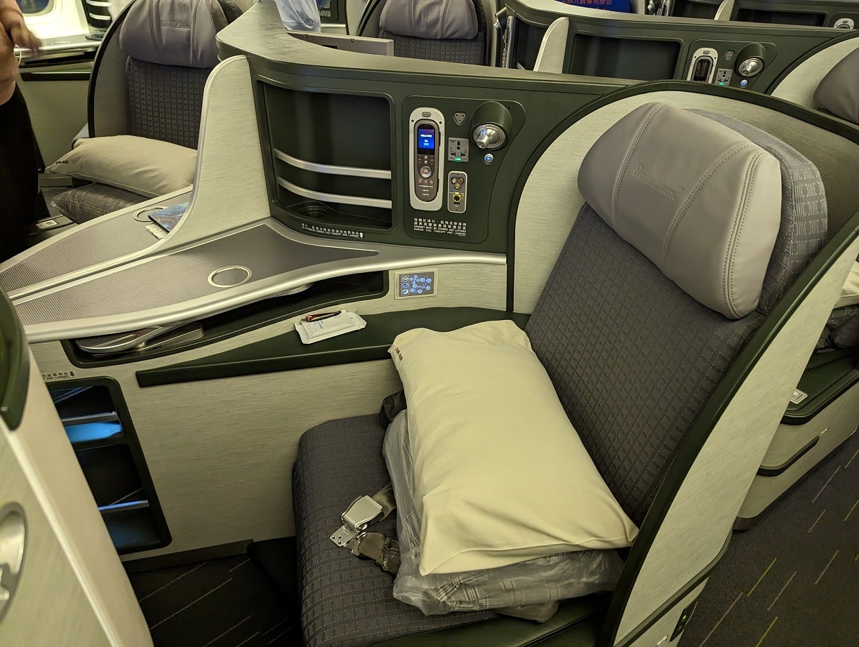 eva air business class middle seat