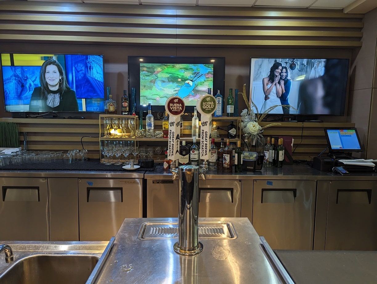 plaza premium lounge edmonton bar and beer taps