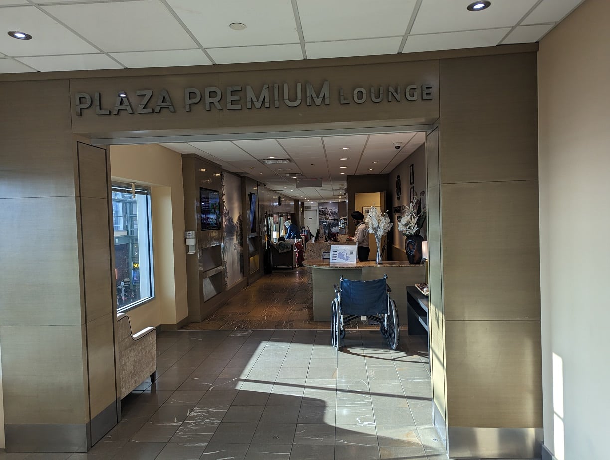 plaza premium lounge edmonton entrance