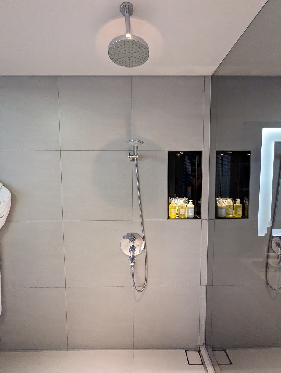 w bangkok one bedroom studio suite shower