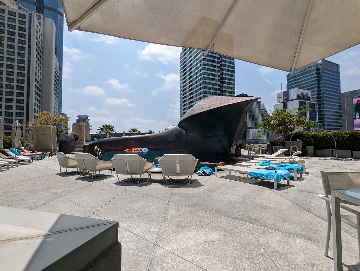 w bangkok pool and loungers