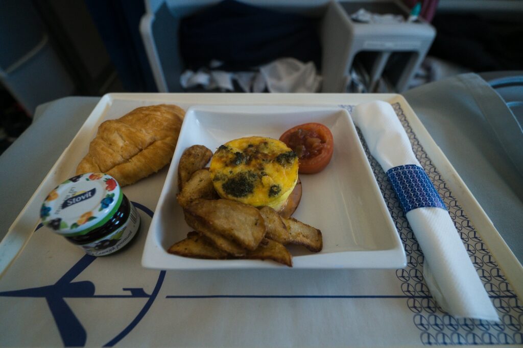 lot polish airlines business class broccoli and cheddar frittata breakfast