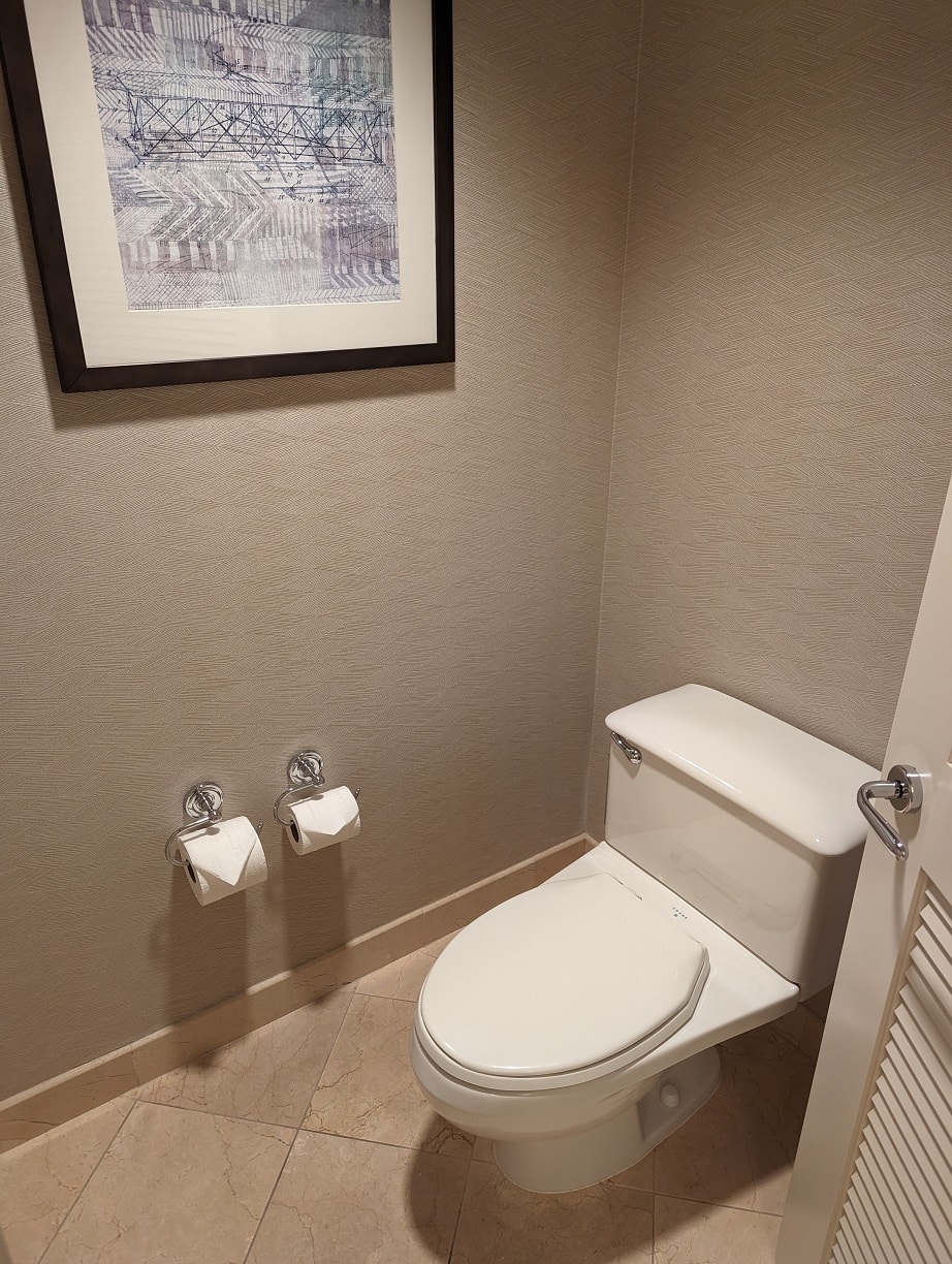 fairmont vancouver airport deluxe room bathroom toilet