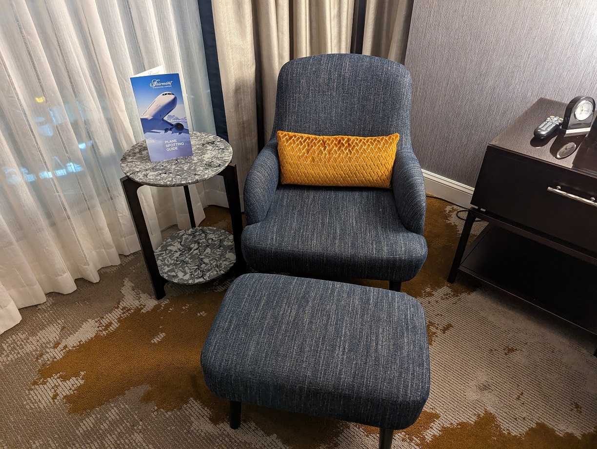 fairmont vancouver airport deluxe room chair