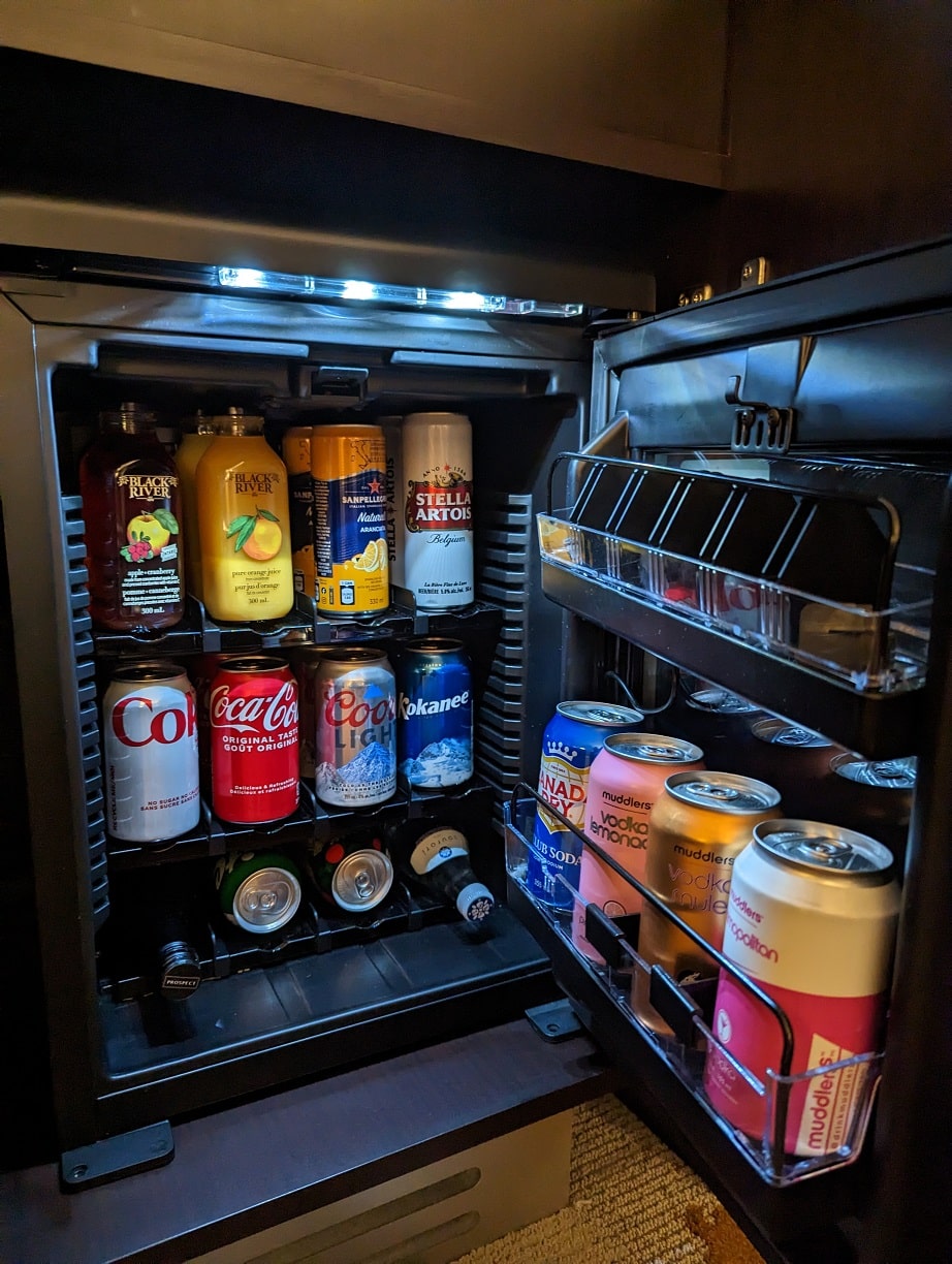 fairmont vancouver airport deluxe room minibar beverages