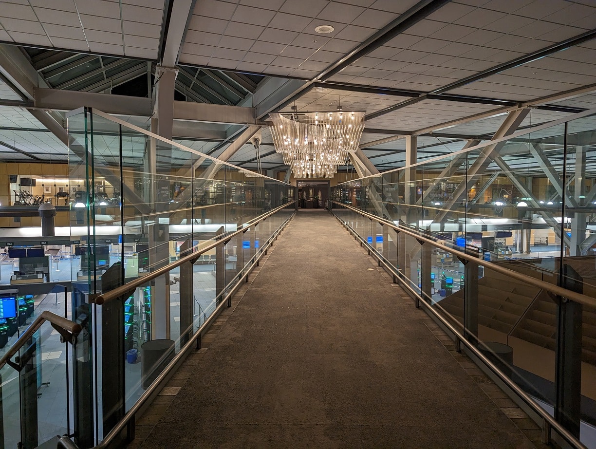 fairmont vancouver airport walkway to lobby
