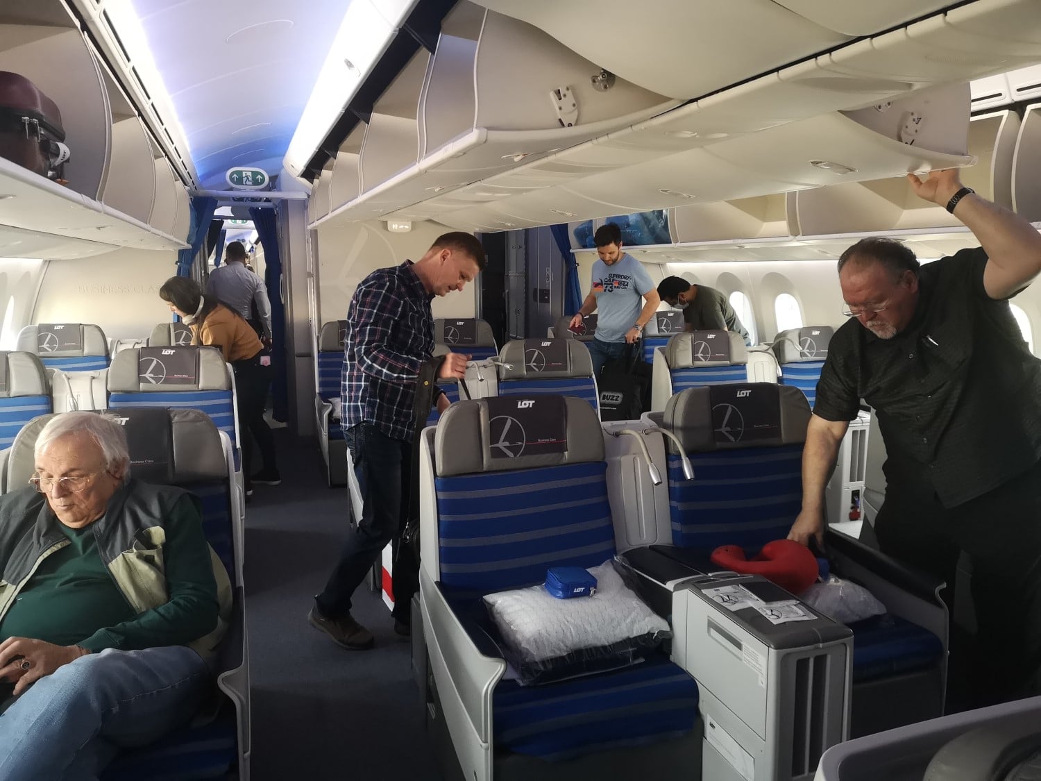 Review: LOT Polish Airlines Business Class (787-9) | Frugal Flyer