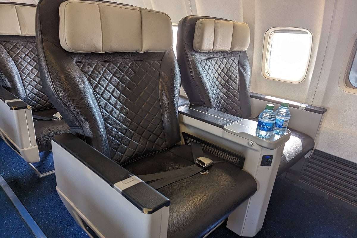 American Airlines 737 800 Premium Economy