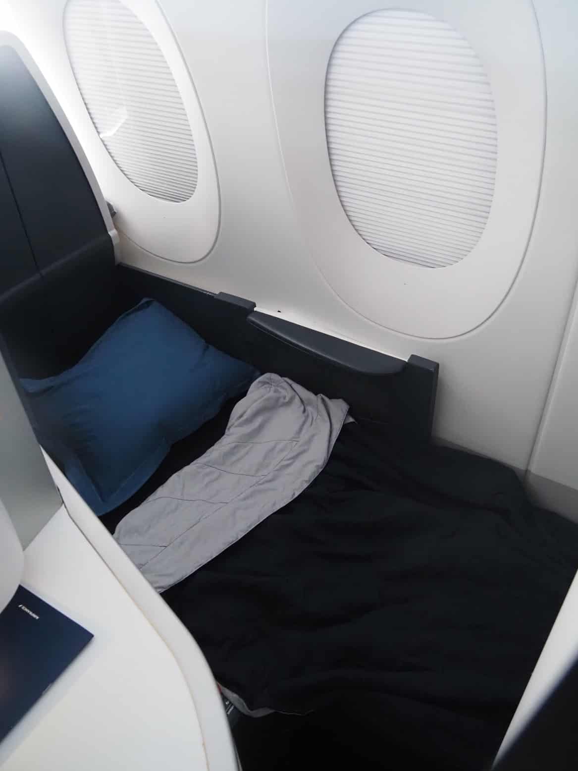 air france business class a350 lie flat bed