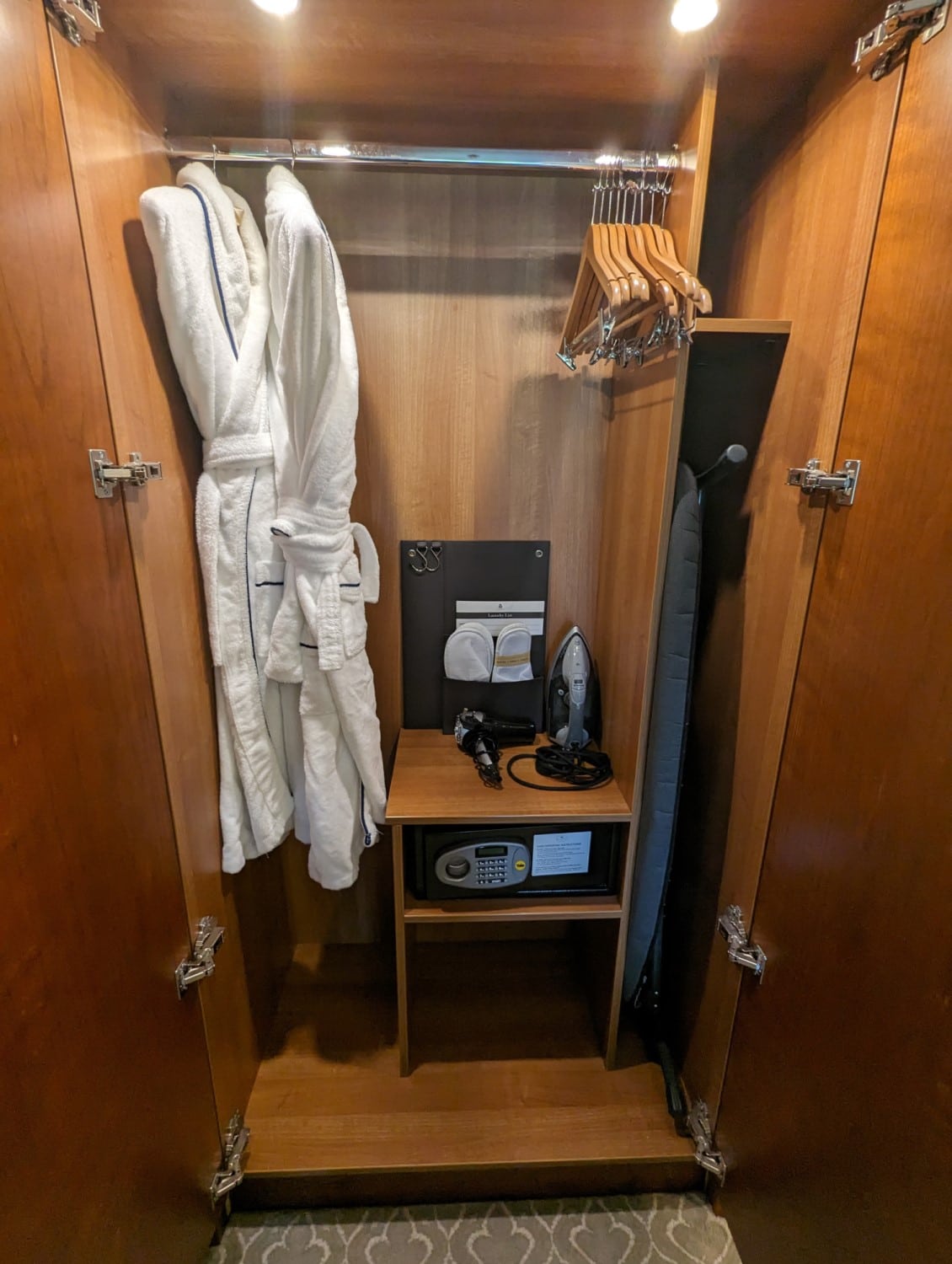 culloden estate and spa deluxe king room closet with robes and safe