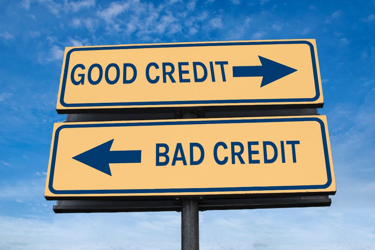 good-credit-bad-credit-highway-sign-featured-frugalflyer