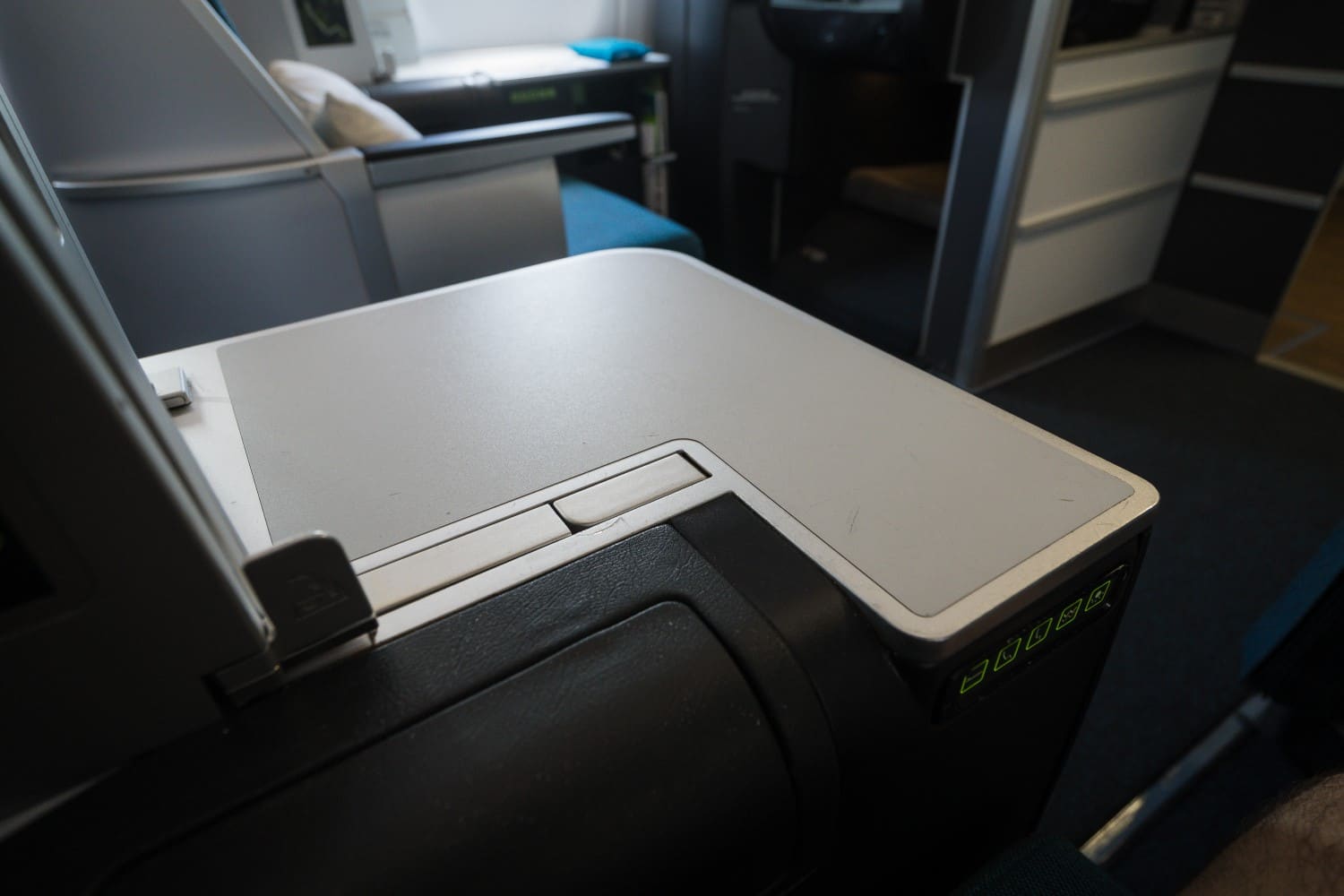 aer lingus business class table space
