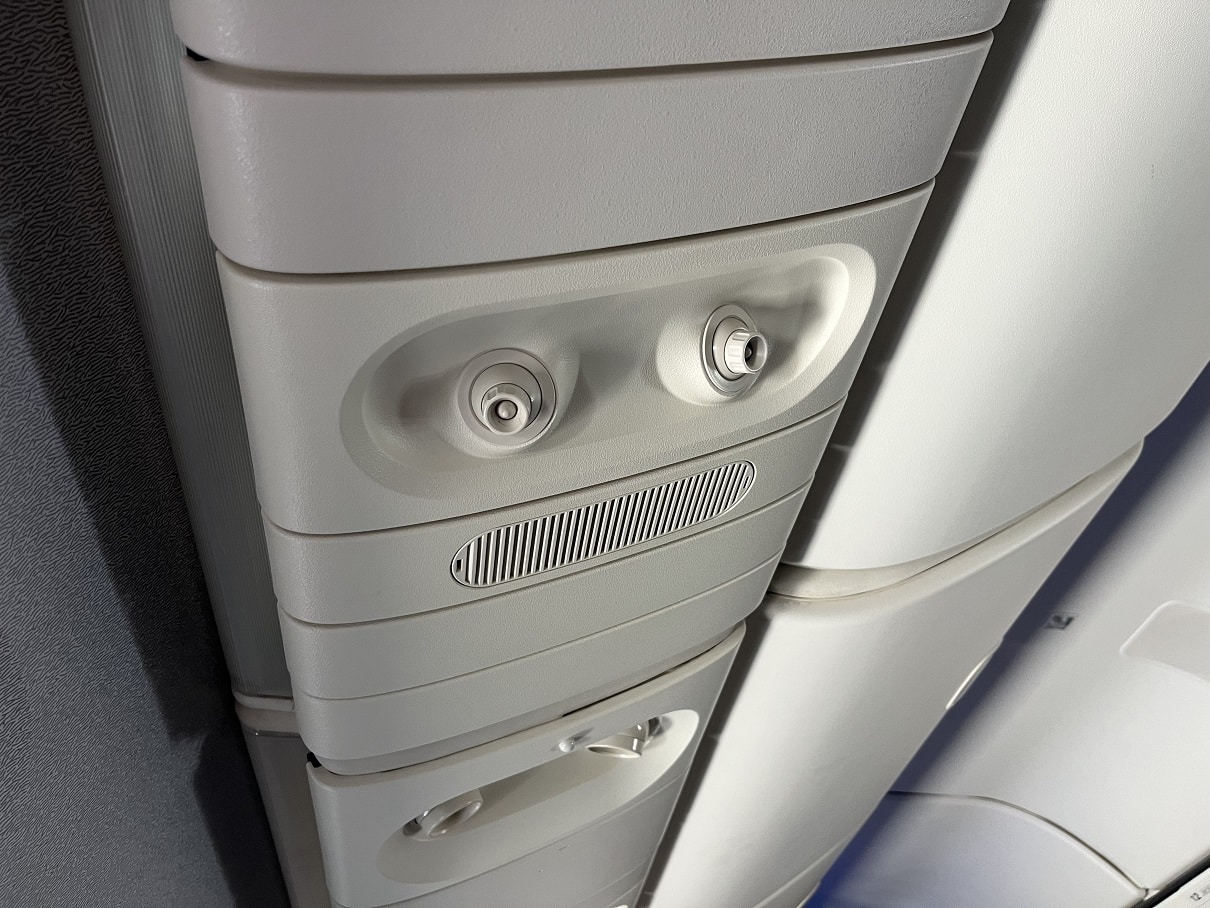 air canada premium economy air nozzles