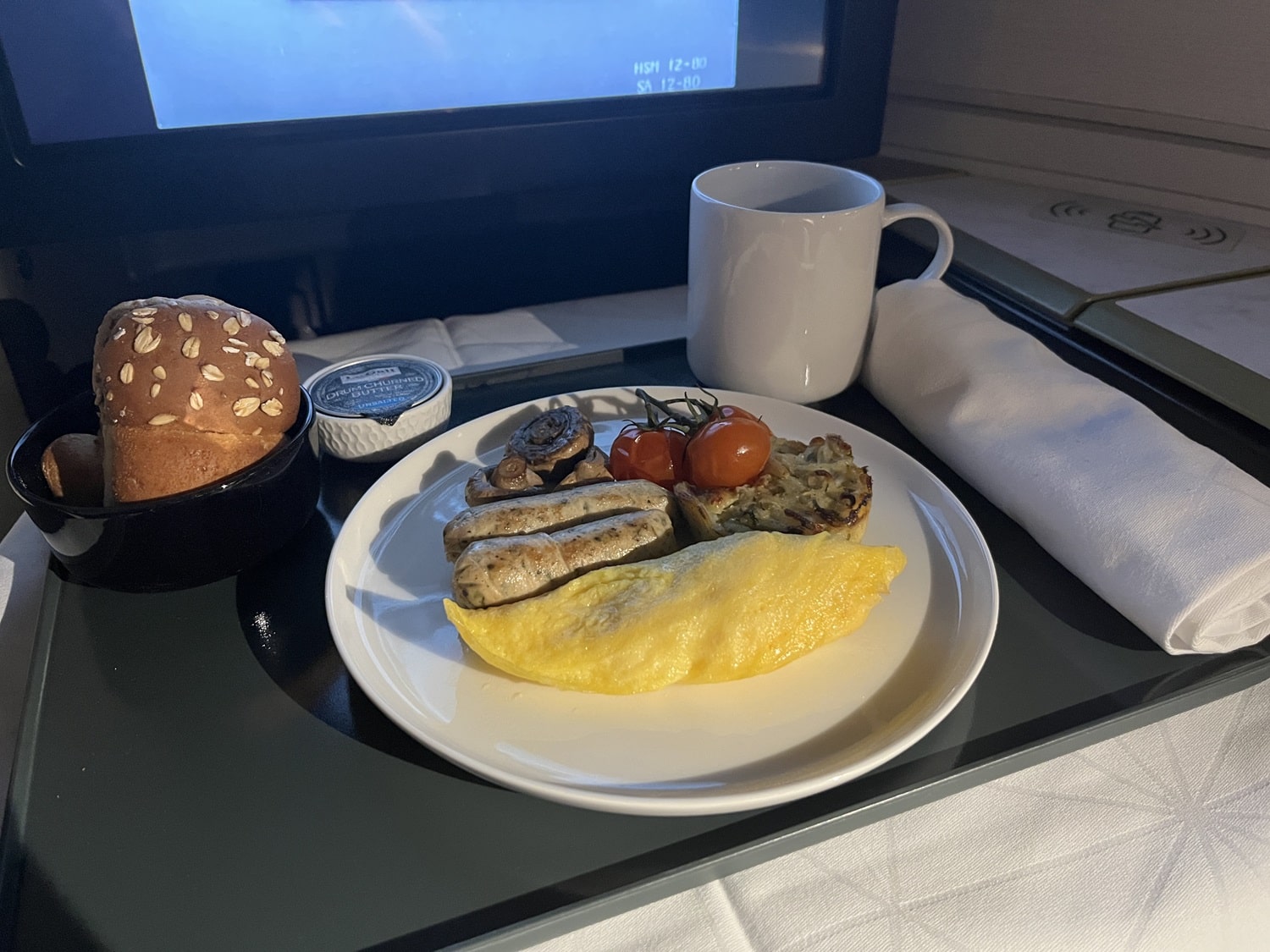 etihad airways business class a350 breakfast omelette
