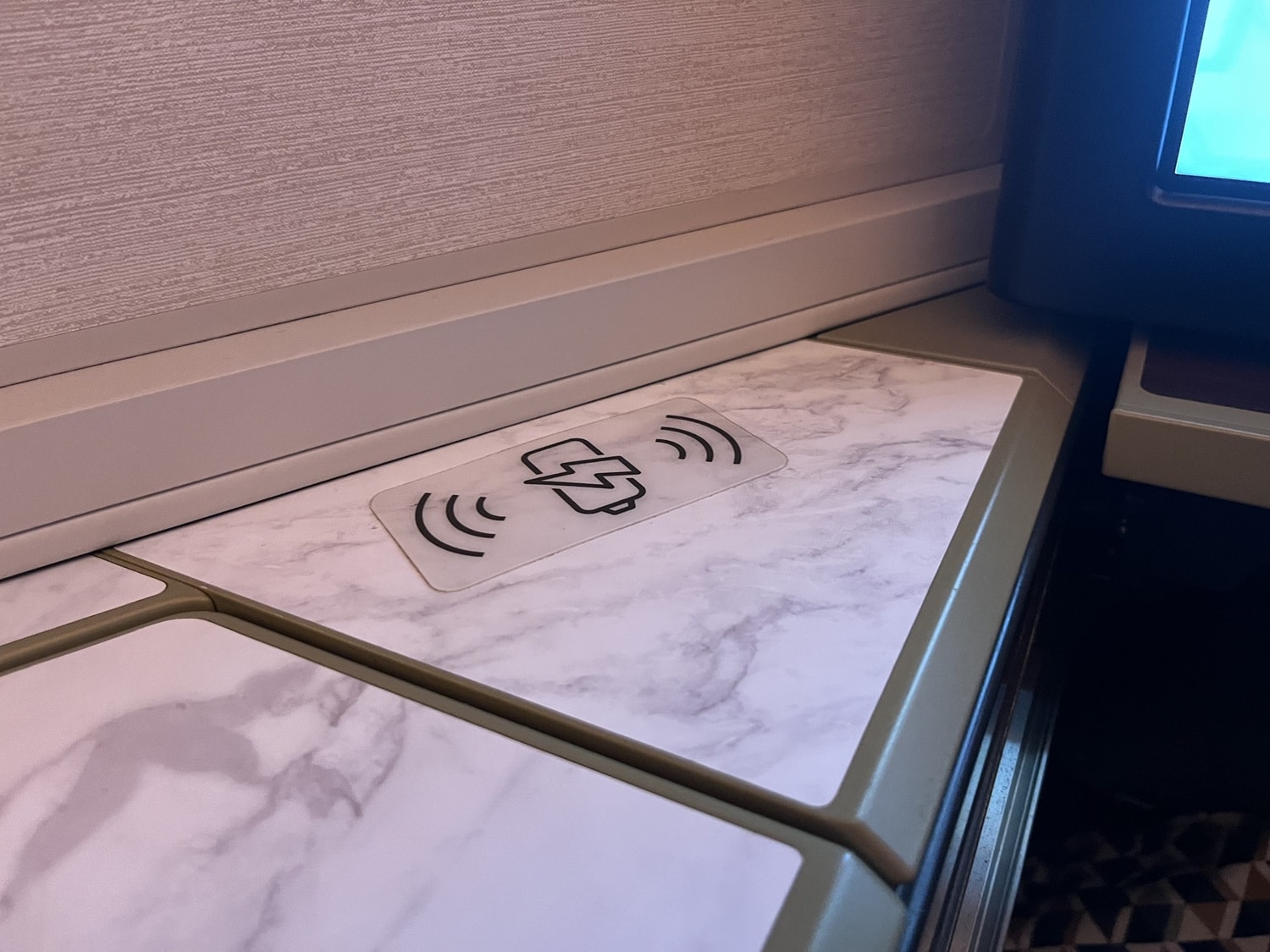etihad airways business class a350 wireless charger