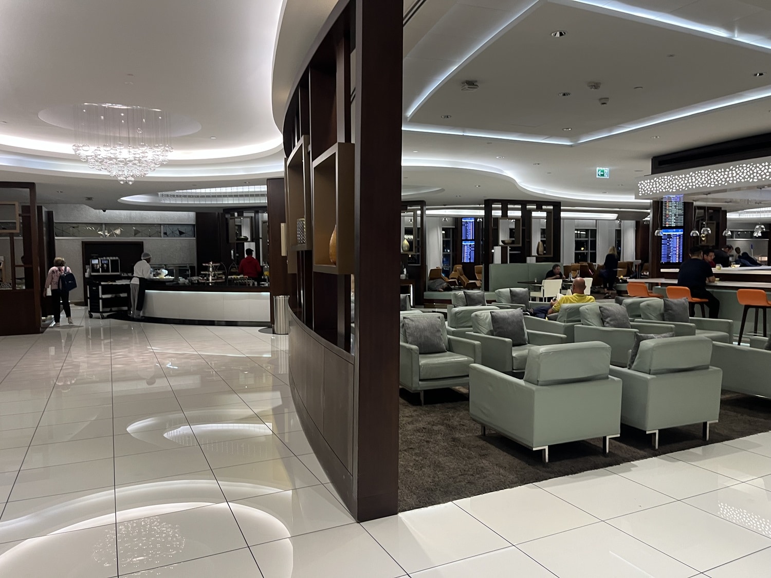 etihad business class lounge interior abu dhabi airport