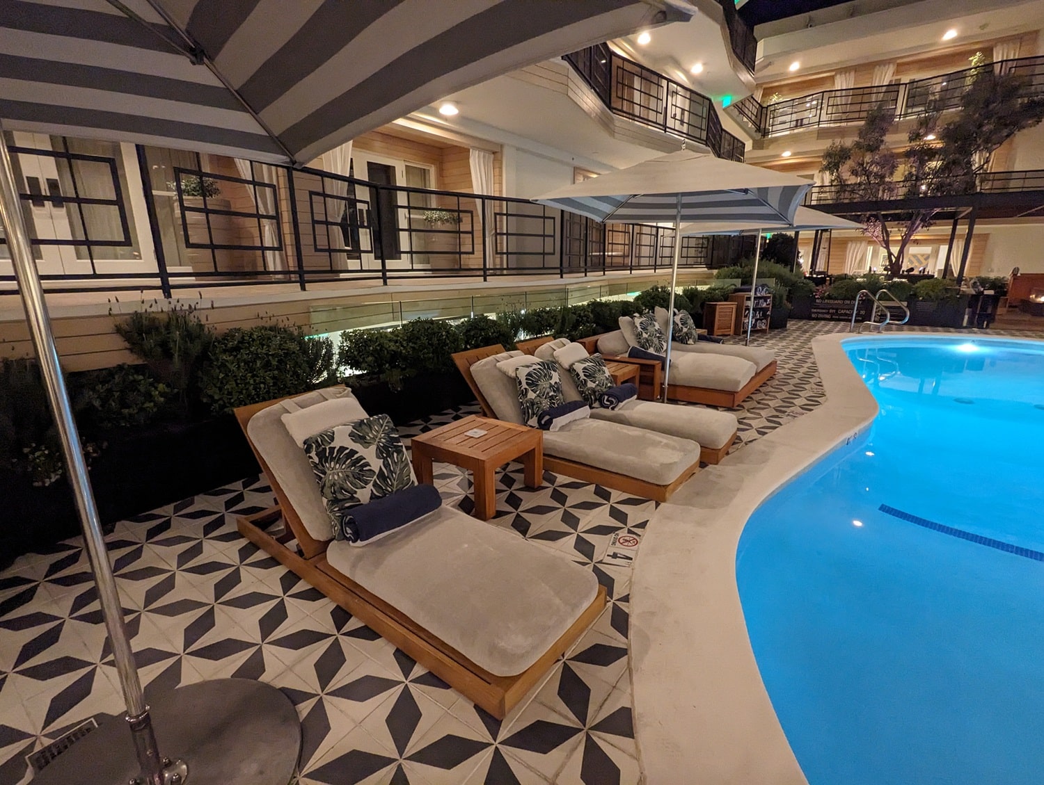 oceana santa monica lxr pool loungers and daybeds