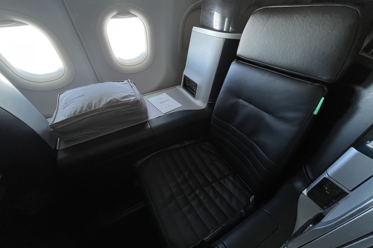 jetblue mint business class review featured image