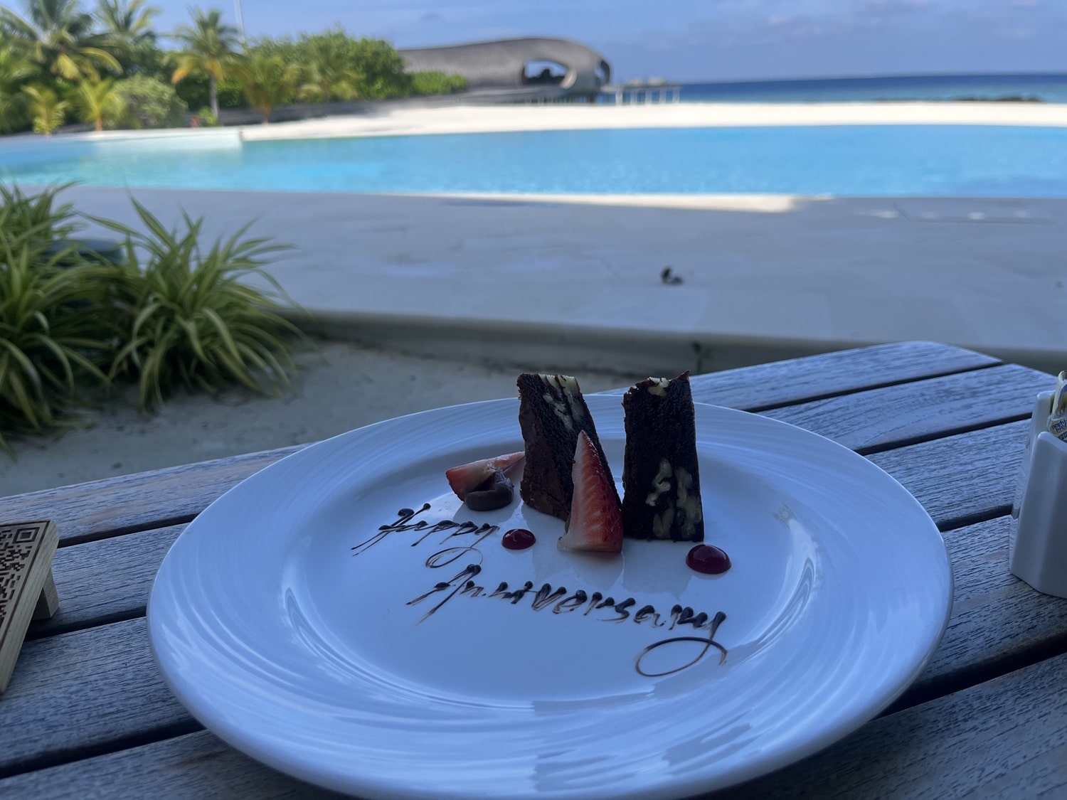 st regis maldives vommuli resort alba breakfast anniversary dessert