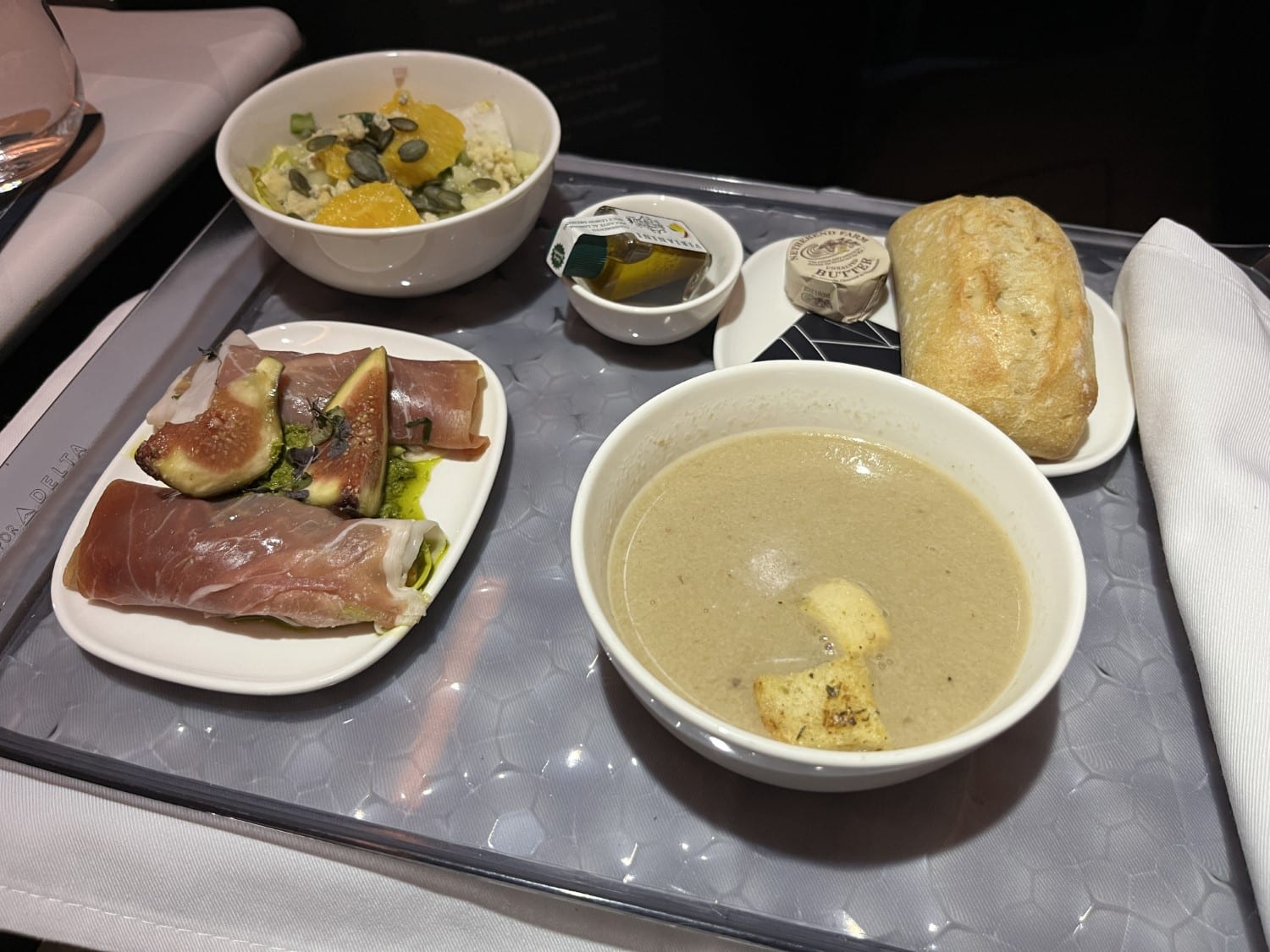 delta one business class appetizers