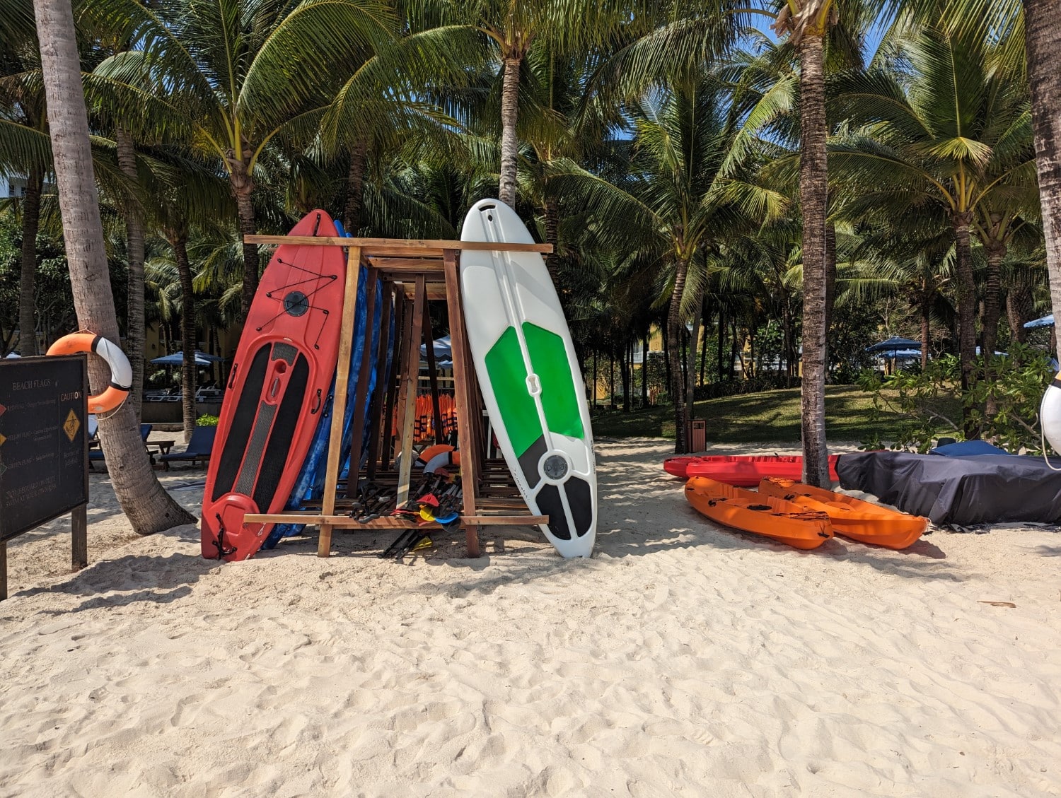 jw marriott phu quoc emerald bay resort & spa paddle boards