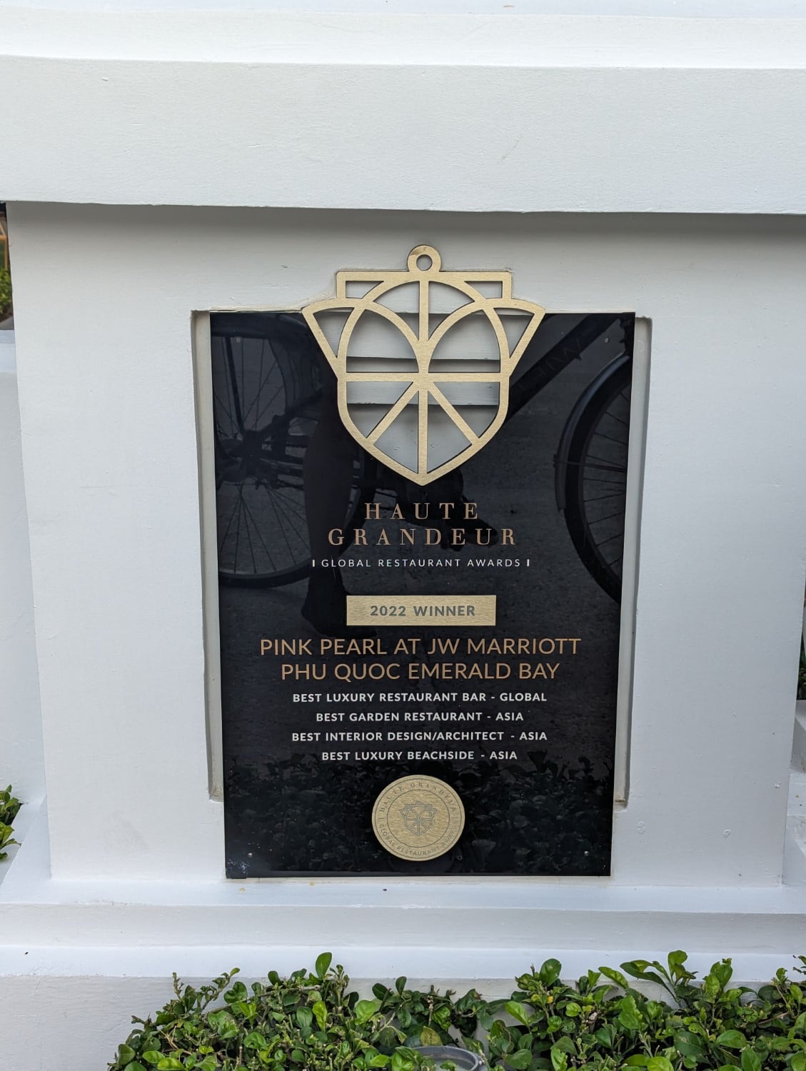 jw marriott phu quoc emerald bay resort & spa pink pearl restaurant awards
