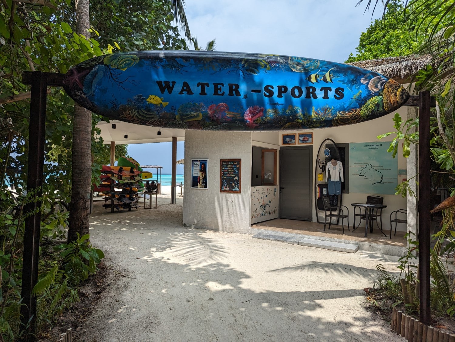 le meridien maldives resort & spa water sports entrance