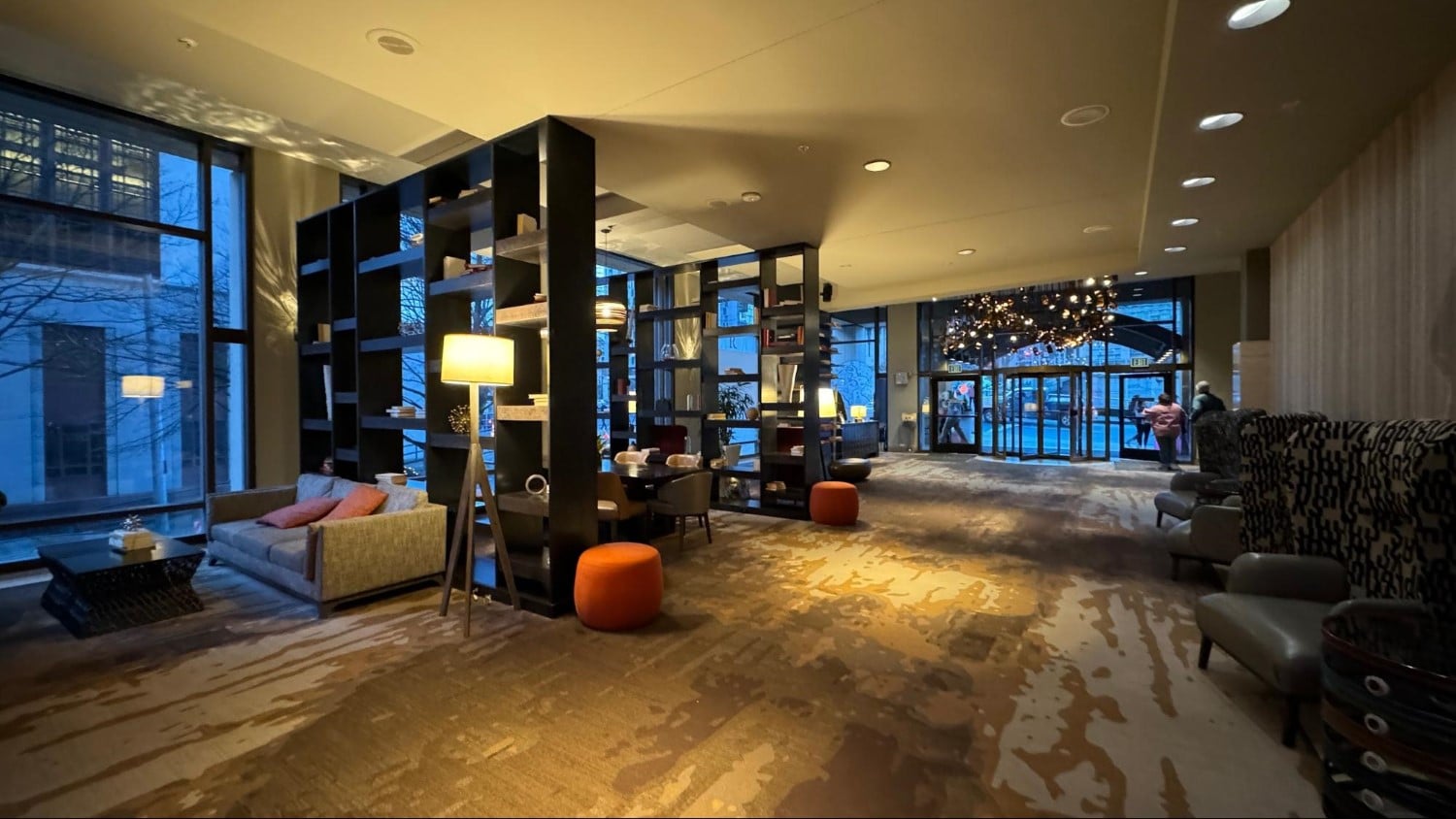 renaissance seattle hotel lobby seating area