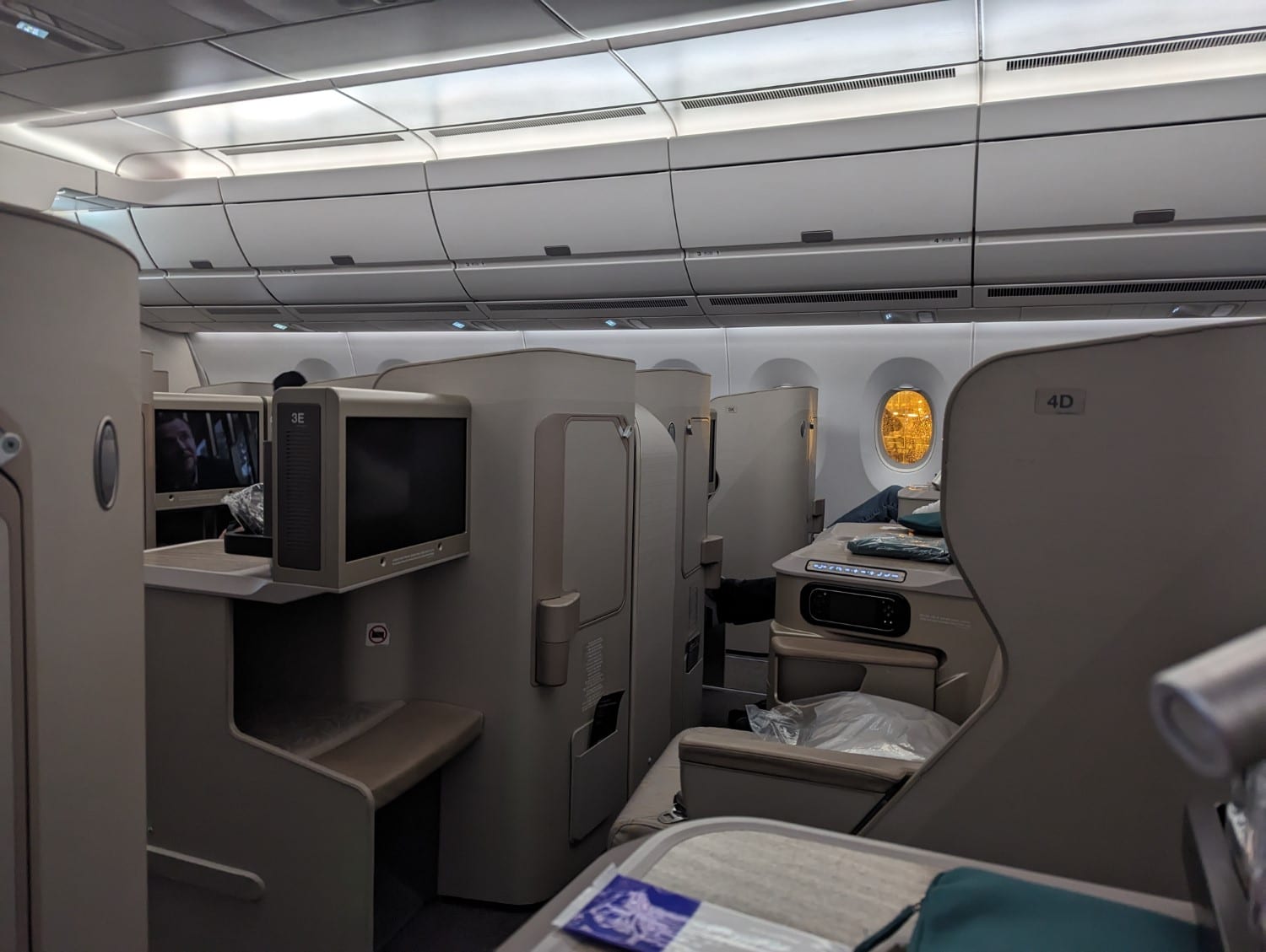 asiana airlines business class a350 lack of privacy view