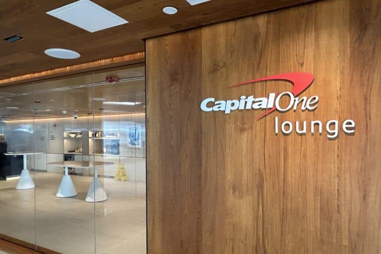 capital one airport lounge at washington dulles review featured image