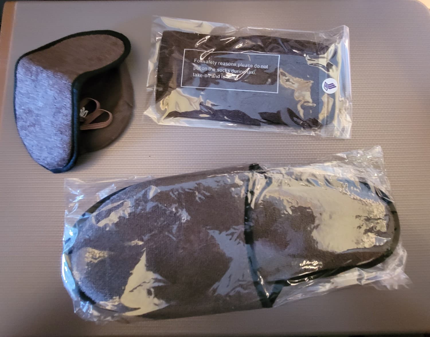 singapore airlines business class a350 slippers eye mask