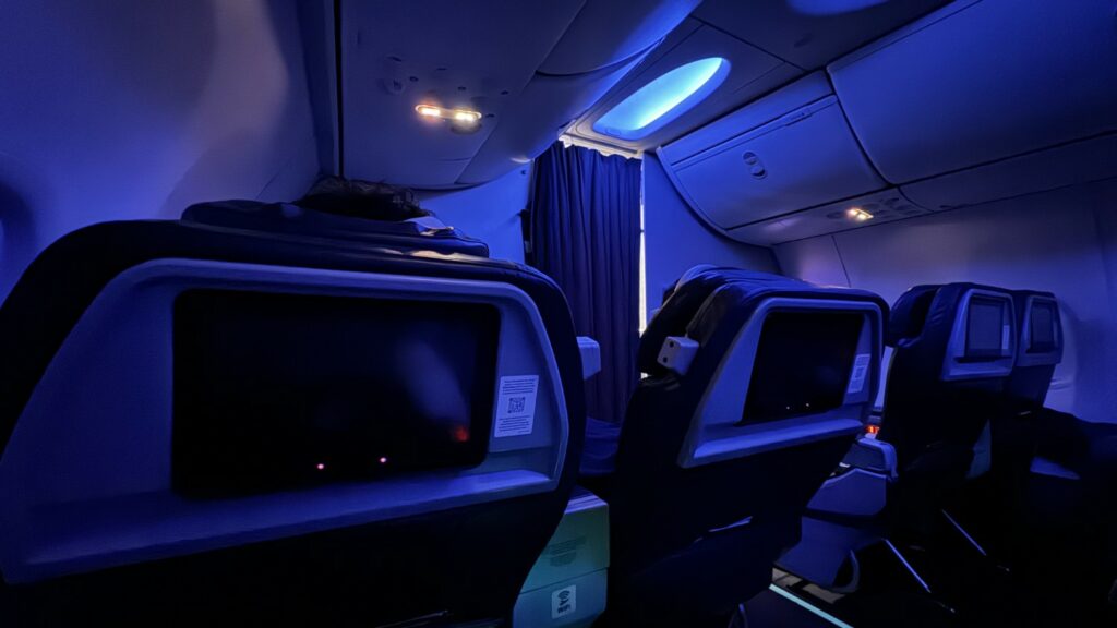 Review: Aeromexico Business Class (737-800 & 737 MAX 8) | Frugal Flyer