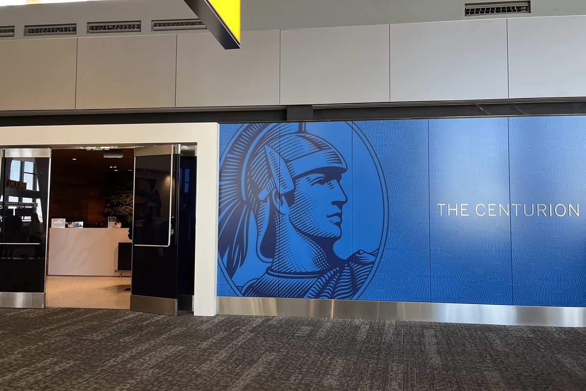 american express centurion lounge entrance at new york laguardia airport review featured image