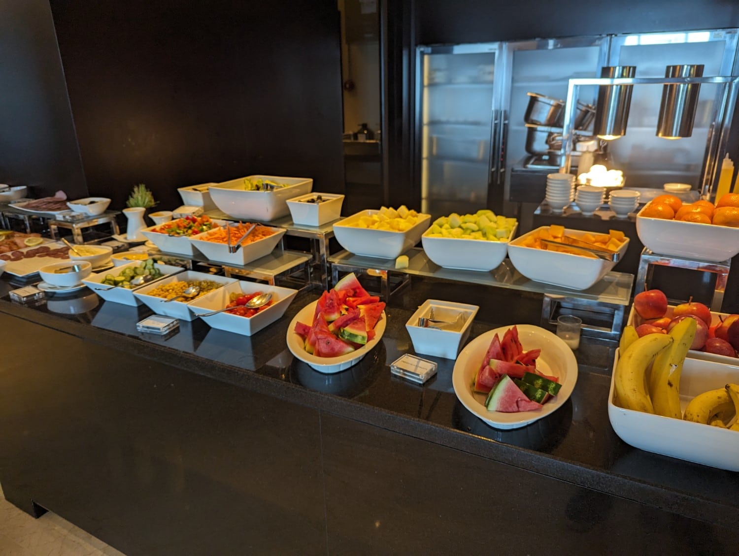 marriott-bonvoy-executive-lounge-buffet-jw-marriott-marquis-dubai