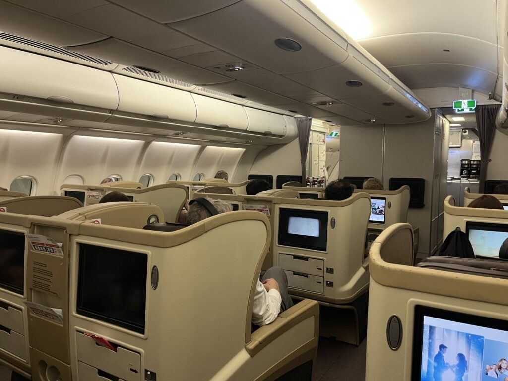 air canada a330 business class cabin overview