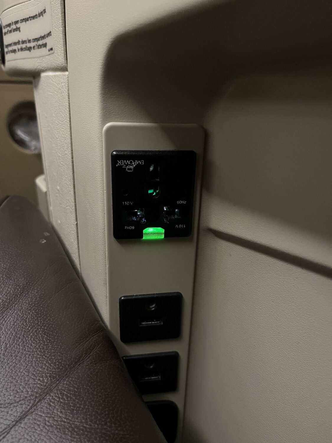 air canada a330 business class power plugin