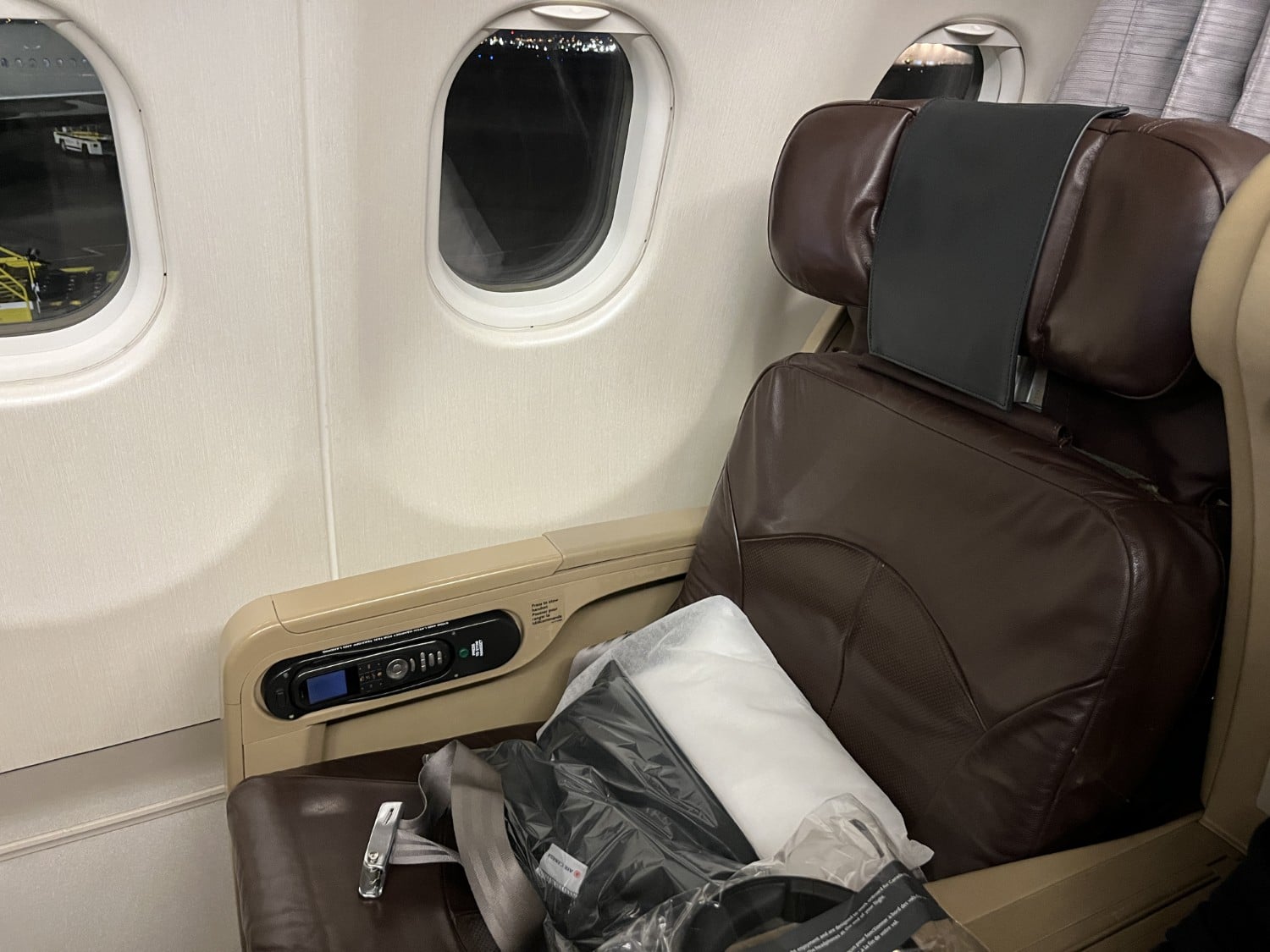 air canada a330 business class window seat with two windows