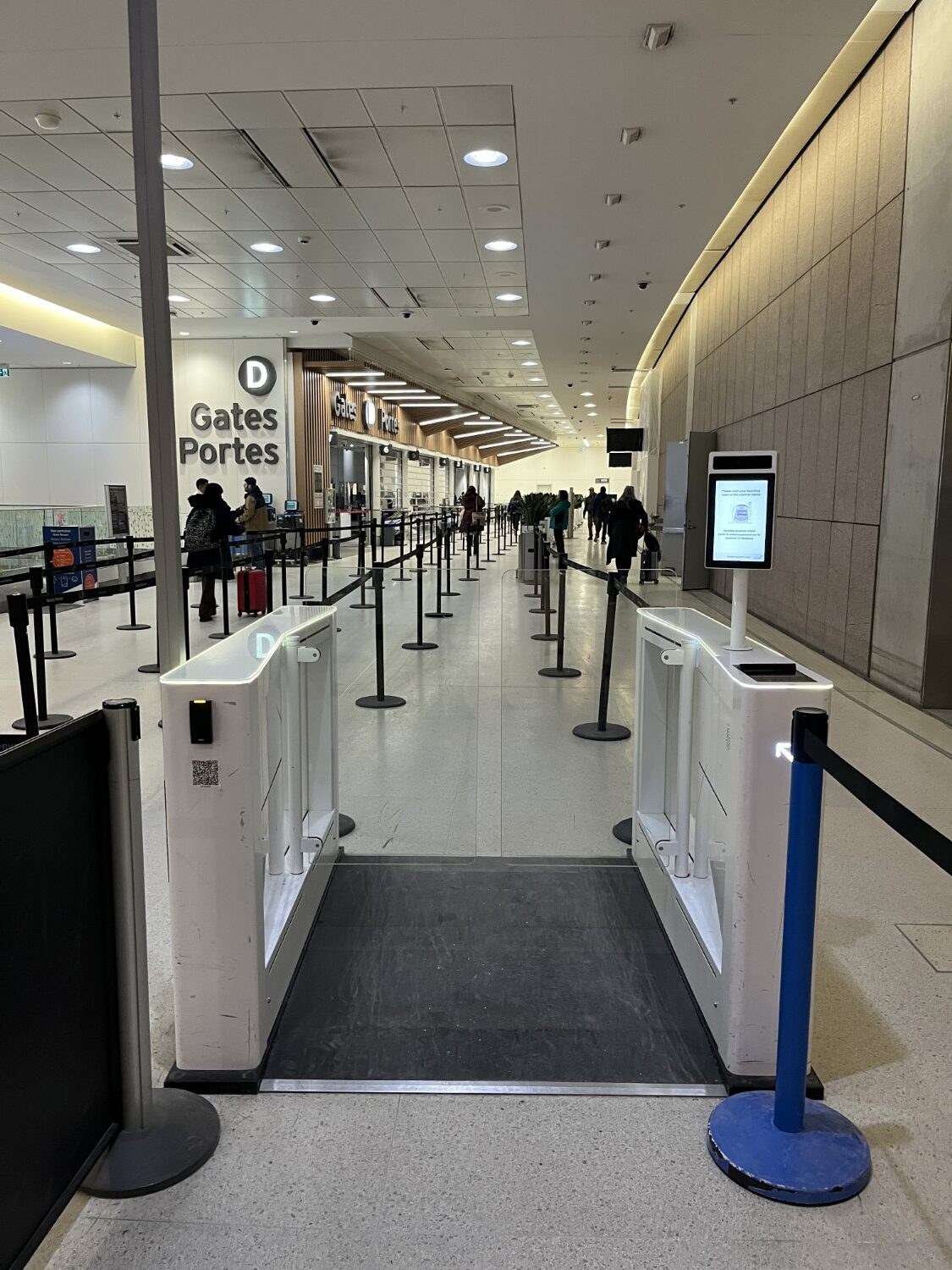 toronto pearson airport yyz priority security lane