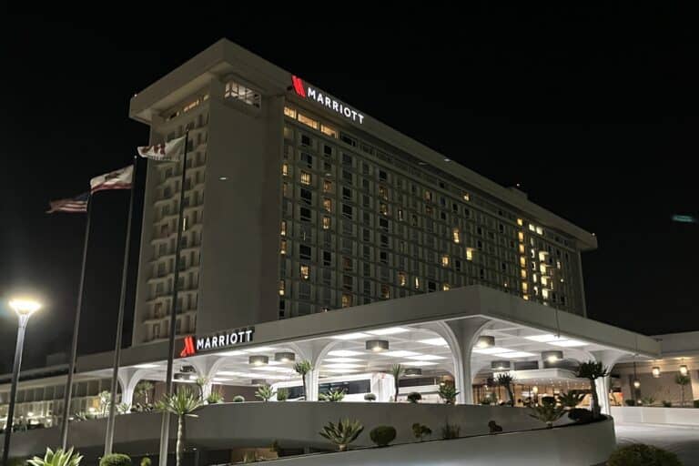 los angeles airport marriott review featured image